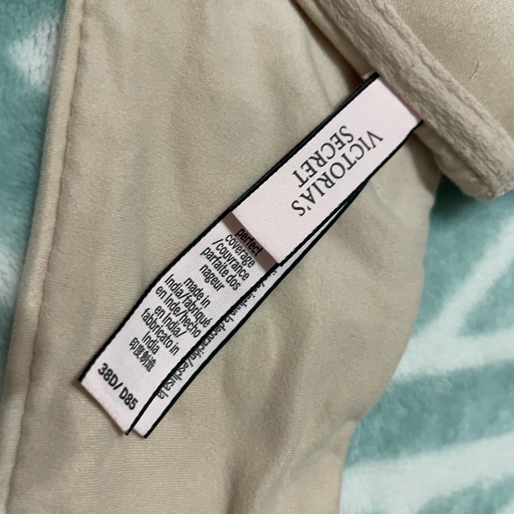 VS Racer/Back Perfect Coverage Bra. Size 38D - Picture 5 of 7